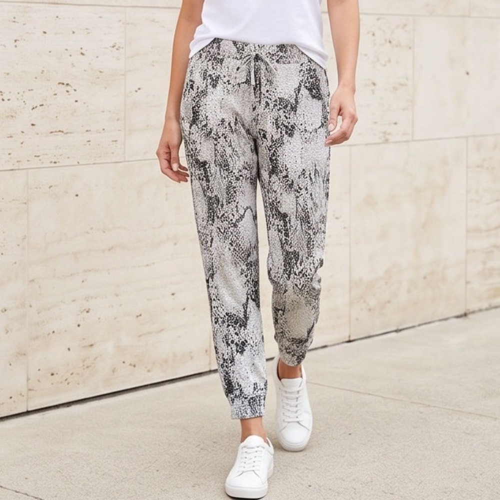 Chico's Zenergy 3 Womens Gray Snake Print Jogger‎ Pants XL NWT $89